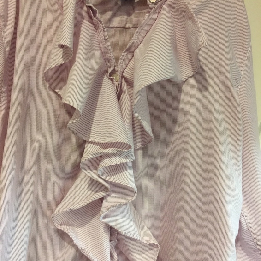 GAP Ruffled Button Up - Picture 2 of 5